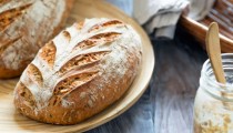 Диетологи назвали лучший хлеб для пищеварения и меньшего роста сахара в крови