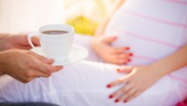 Можно ли употреблять кофеин во время беременности - эксперты